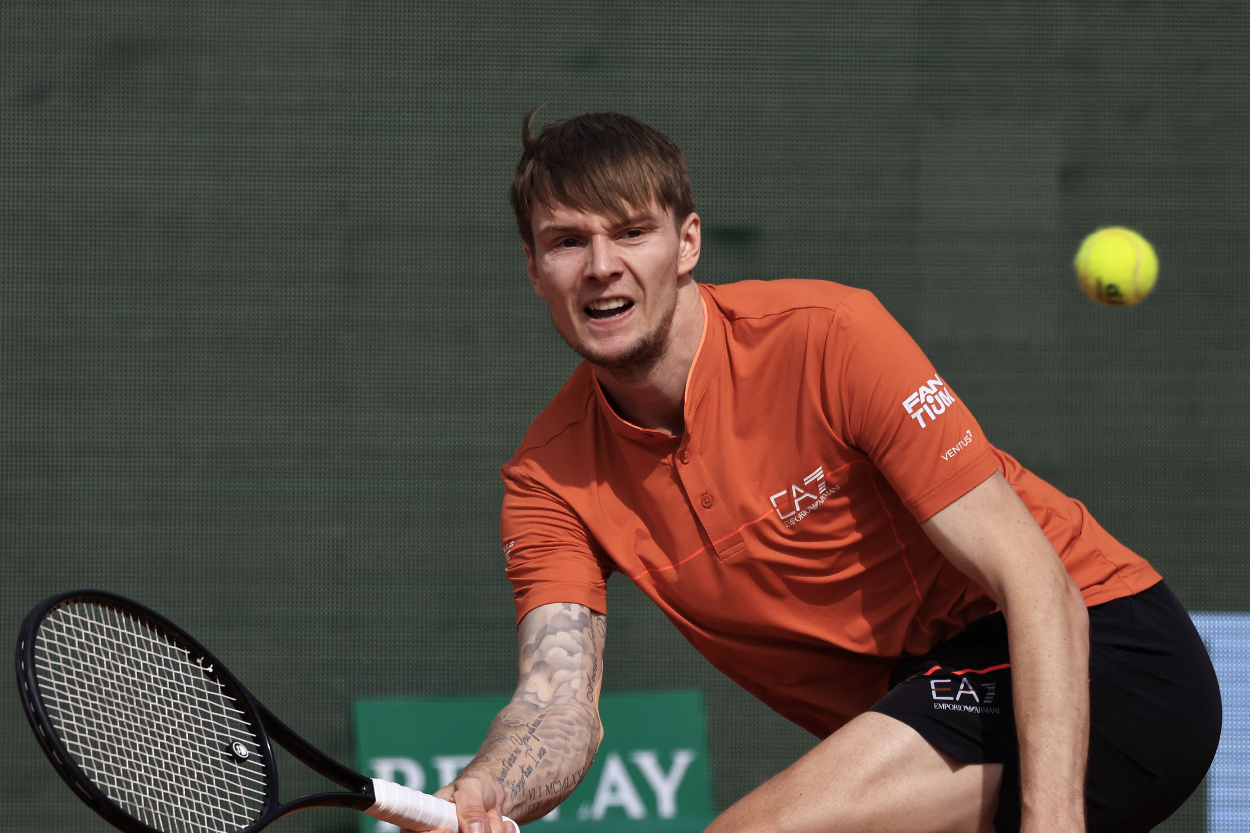 爱游戏入口-关于蒙特卡洛大师赛力克美网，兹维列夫点燃赛场的信息