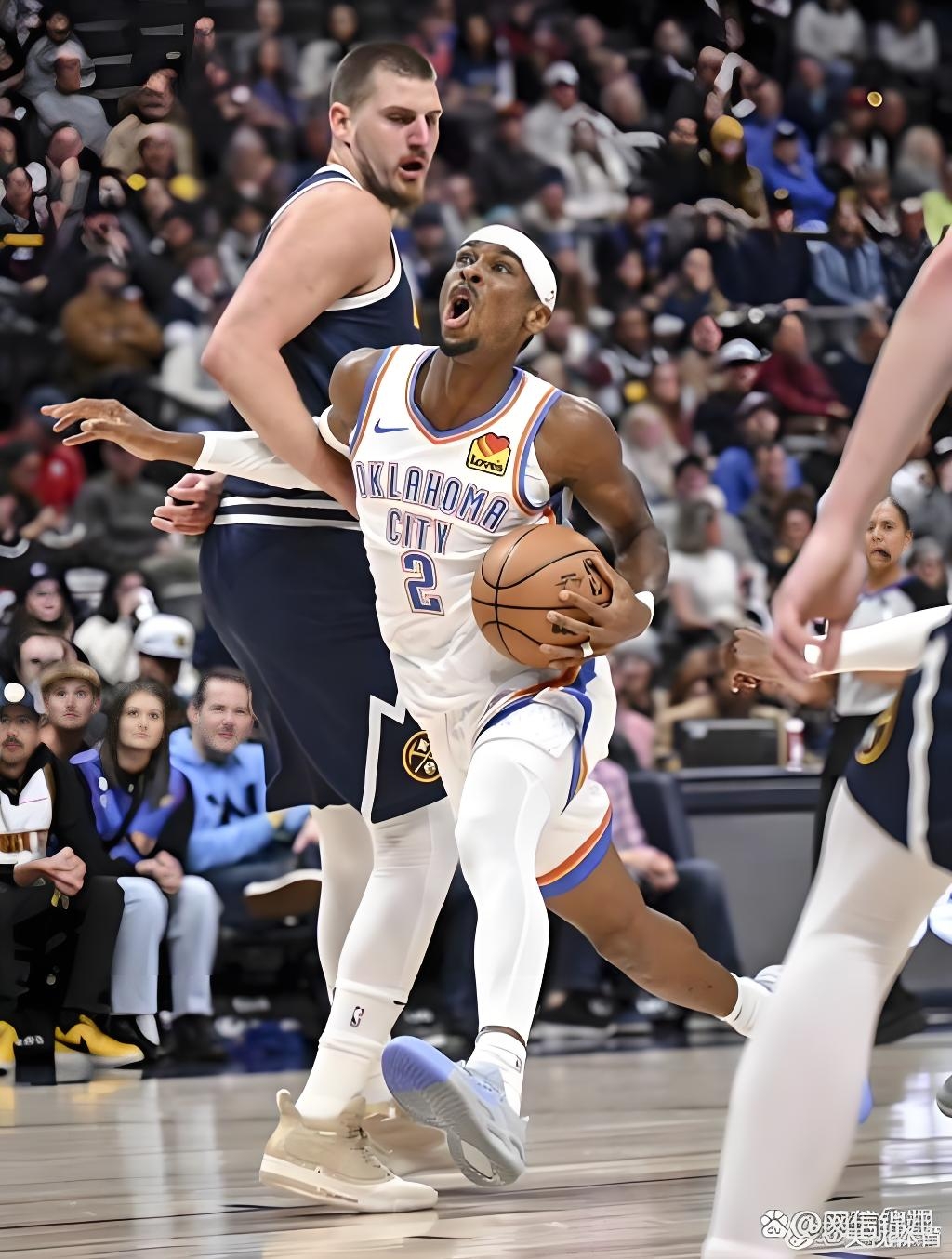 爱游戏tv-骑士轻取雷霆，布克统治全场