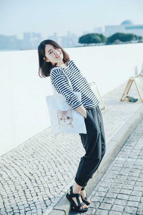 爱游戏下载-闪电战翻盘，阿隆索与雷诺的赛道逆转诗篇