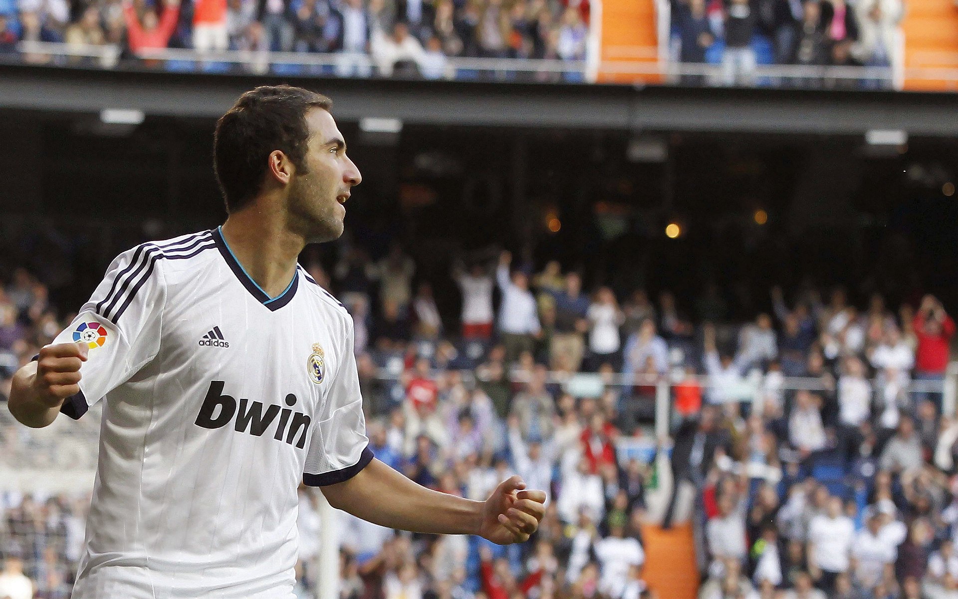 爱游戏官网-F1年度争冠之夜,文班亚马如何像顶尖车手一样在防守端锁死对手