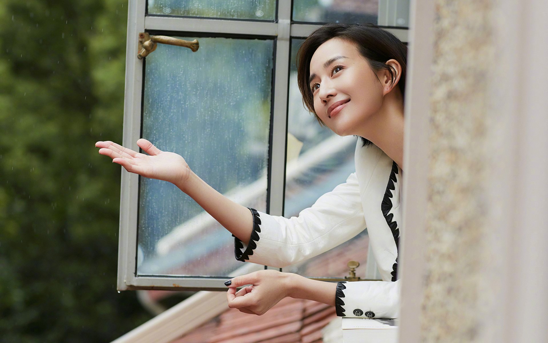 曼联强势晋级阿尔及利亚邀请赛决赛，梅西临危受命成关键先生