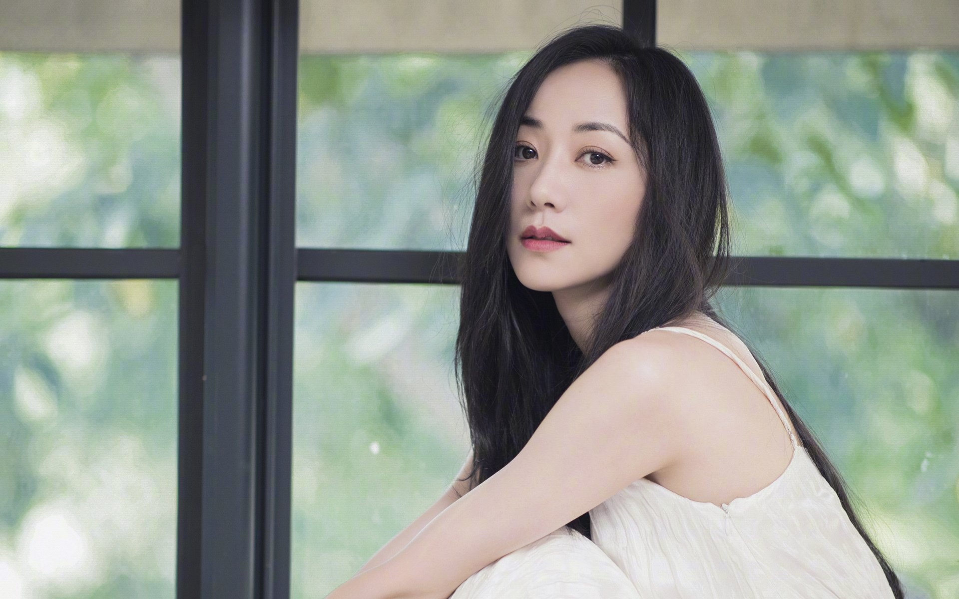 跨界致敬还是彩蛋？欧冠半决赛惊现字母哥统治级存在感