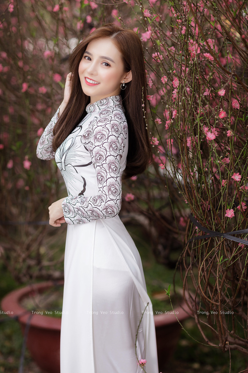 爱游戏在线-极速交响诗，当黄蜂刺穿爵士防线—F1新赛季揭幕战的跨界隐喻