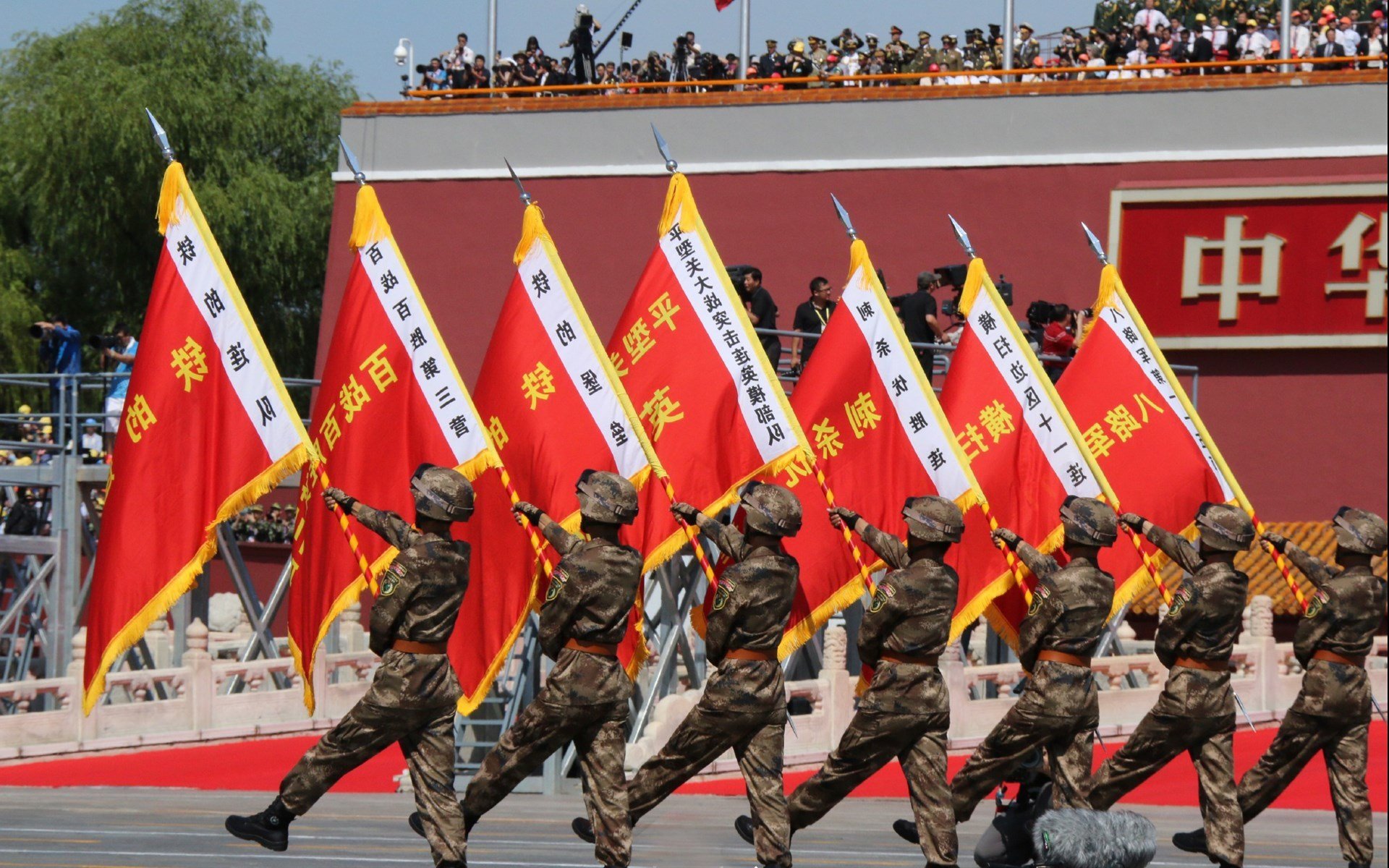 爱游戏官方-绝杀之夜，当莫德里奇在2026世界杯H组生死战中用一脚弧线撕裂历史
