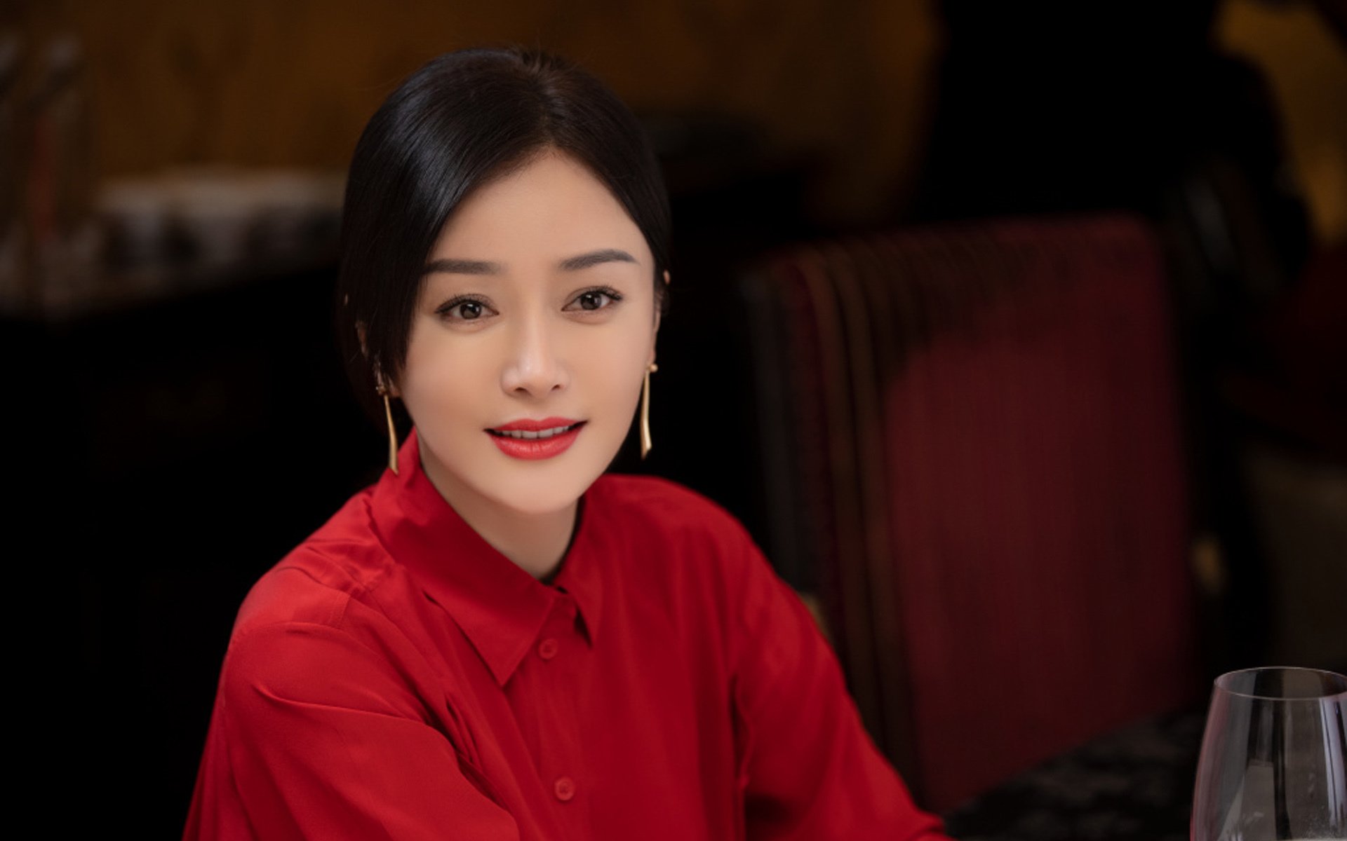 爱游戏tv-风云突变，当阿联酋绝杀伊朗改写出线版图，梅西的孤独王座能否在关键积分战中屹立不倒？